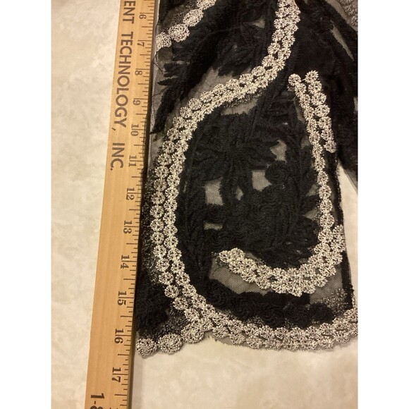 Sheer Top Women’s Black White Embroidered 3/4 Sleeve Blouse Sz M - Picture 5 of 6